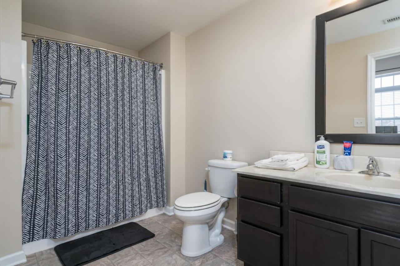 Private Bedroom Downtown Indy - Shared 인디애나폴리스 외부 사진